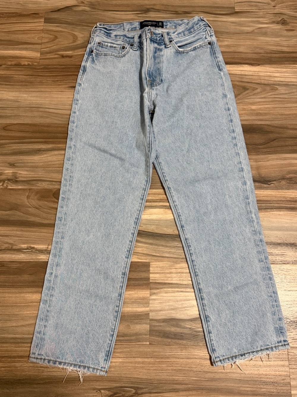 Abercrombie & Fitch Men's Authentic Rigid Denim Loose Jeans Light Wash 28x27